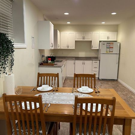 A Private Suite In Port Moody Εξωτερικό φωτογραφία