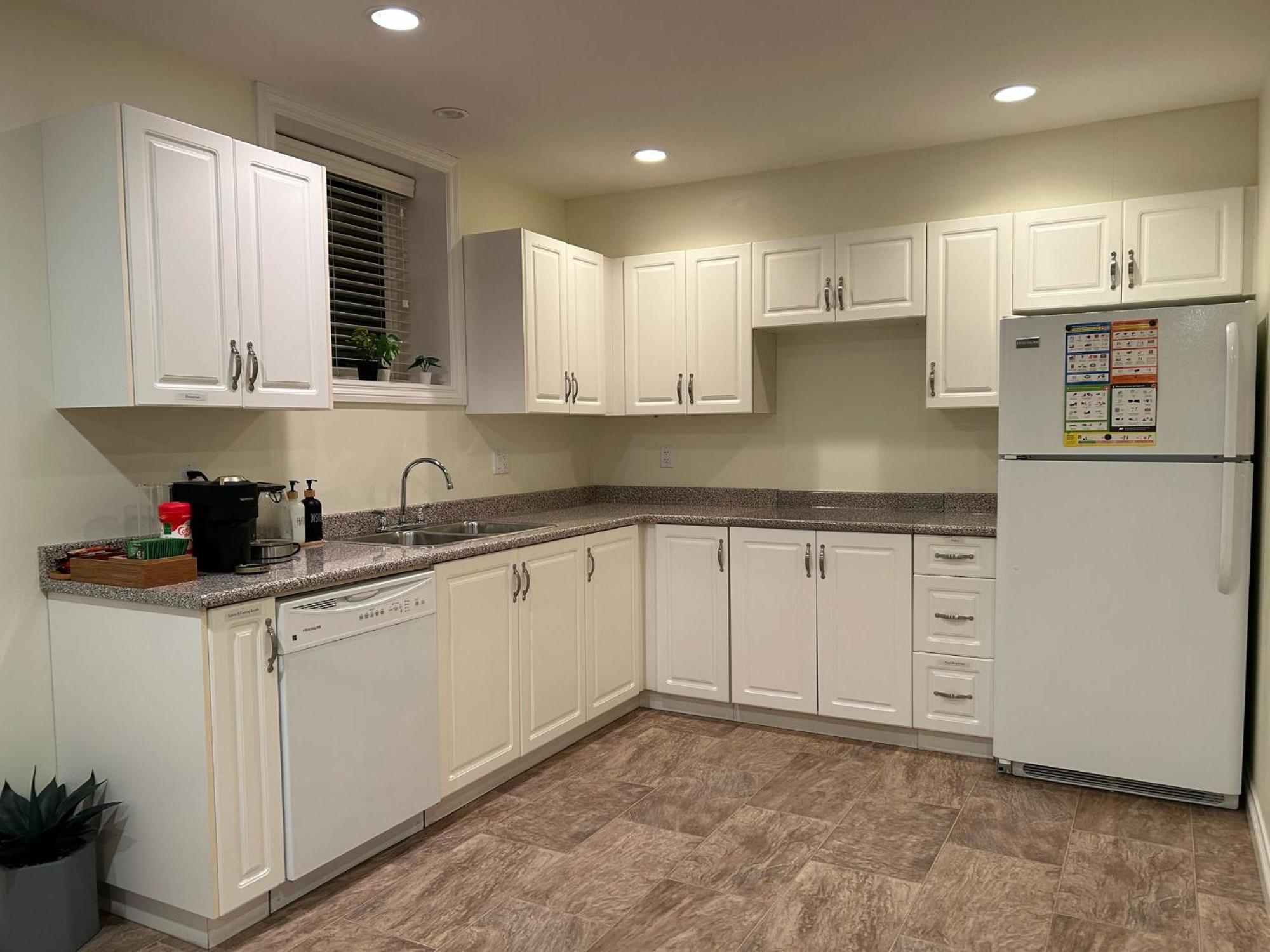A Private Suite In Port Moody Εξωτερικό φωτογραφία