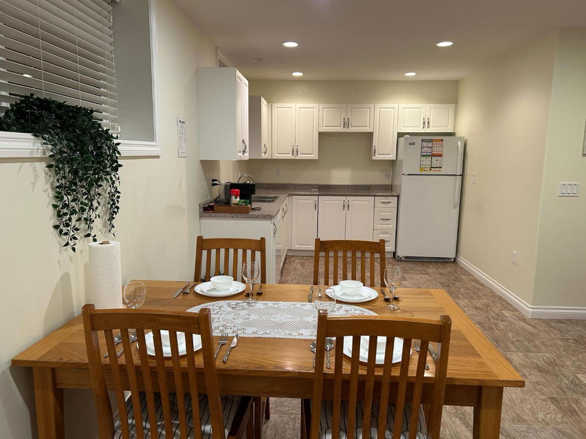 A Private Suite In Port Moody Εξωτερικό φωτογραφία